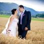 Svatební fotografie - lán obilí